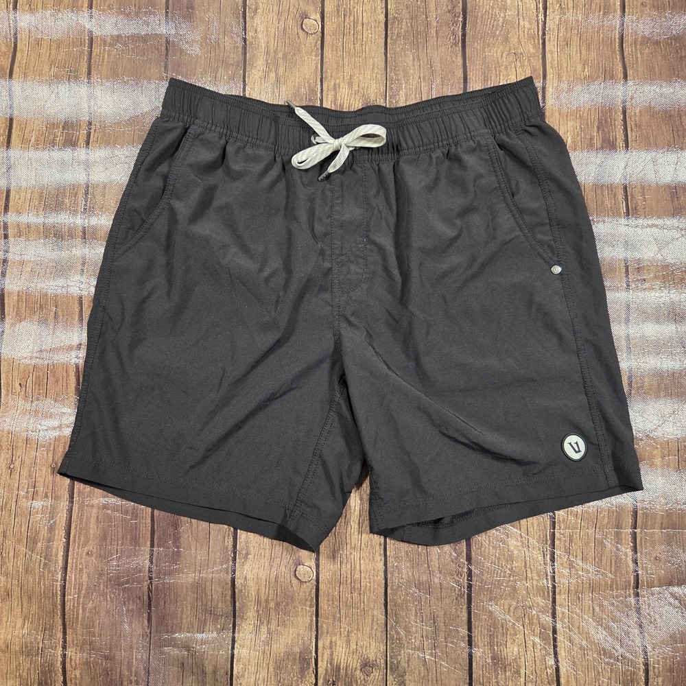 Vuori Kore Shorts Mens XL Black 7" Inseam Stretch Gorpcore Utility Coastal